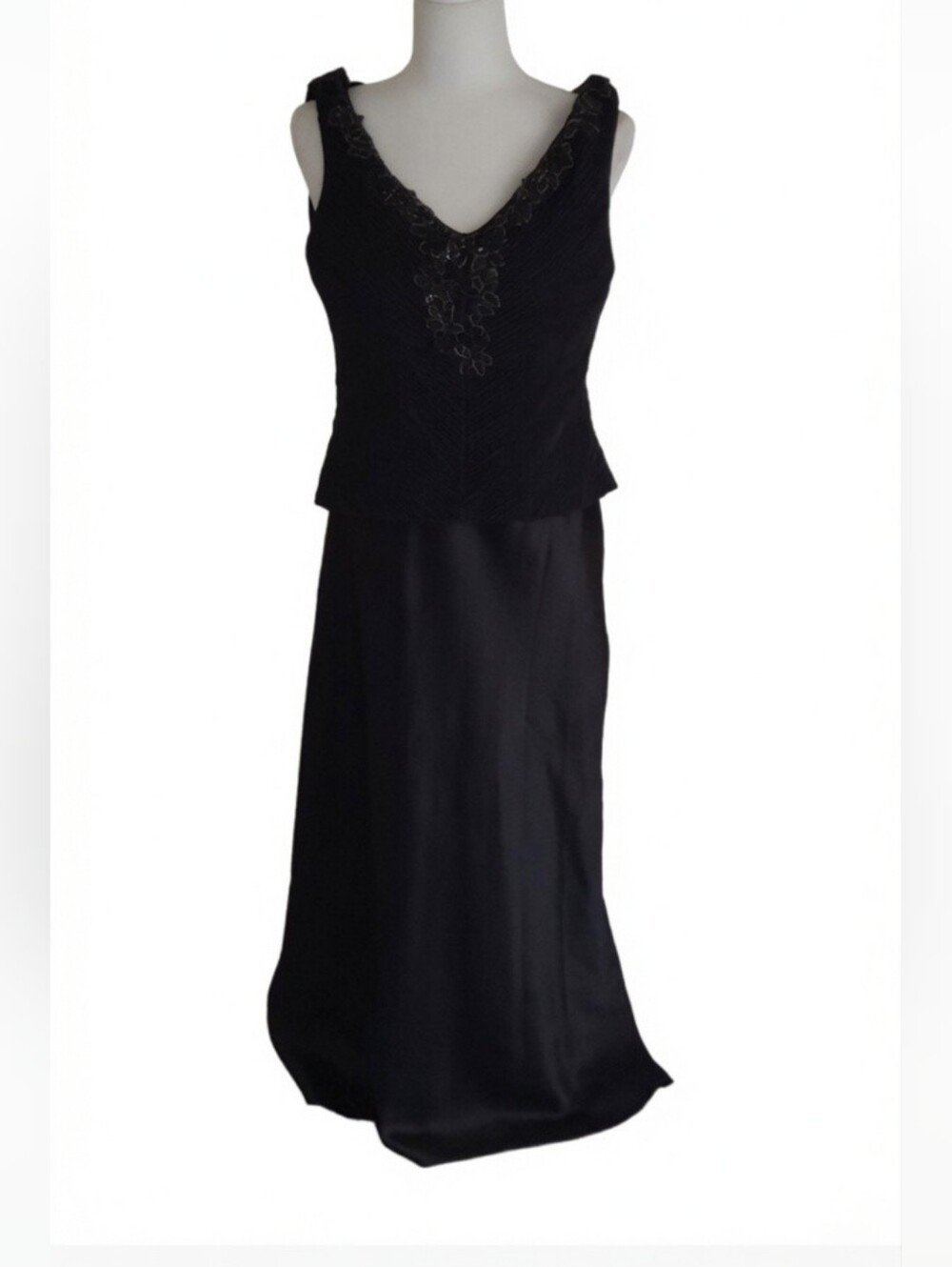 Patra formal dress With sequined bodice satin skirt Size 8 Mother Of The Bride